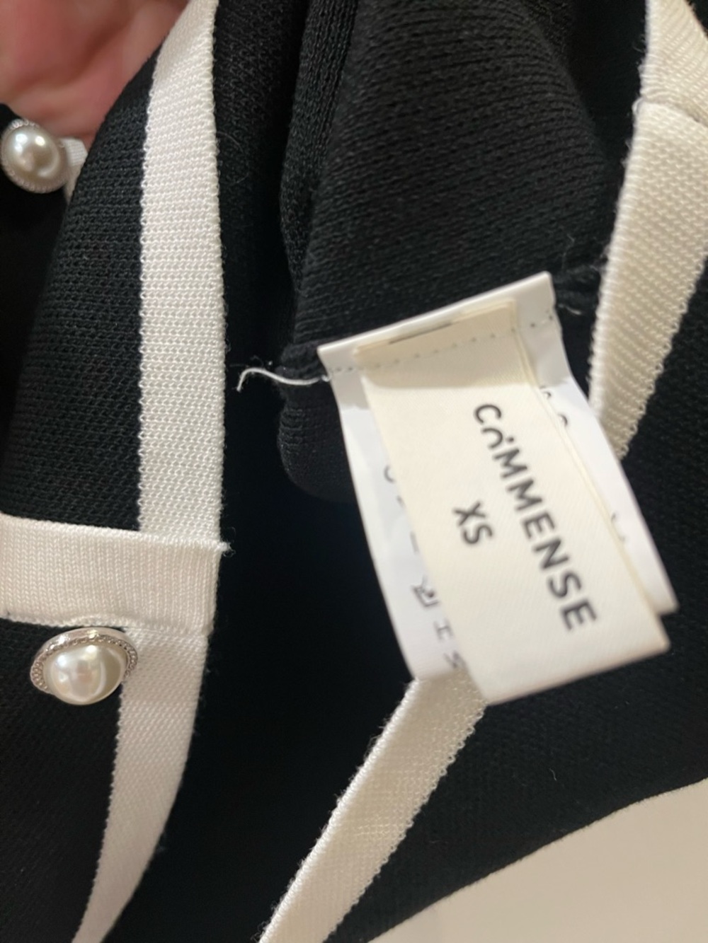 Commense Black & White Pearl-Button Sleeveless Mini Dress - Picture 4 of 4